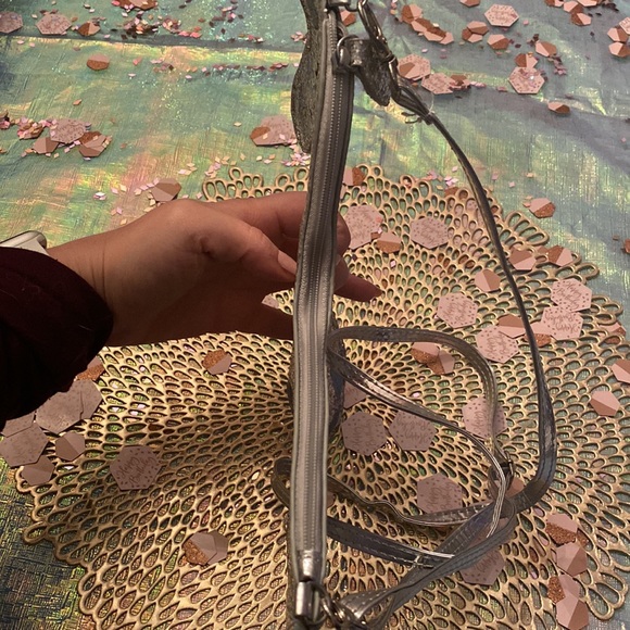 Sm Silver Glitter Unicorn Purse - Picture 3 of 7